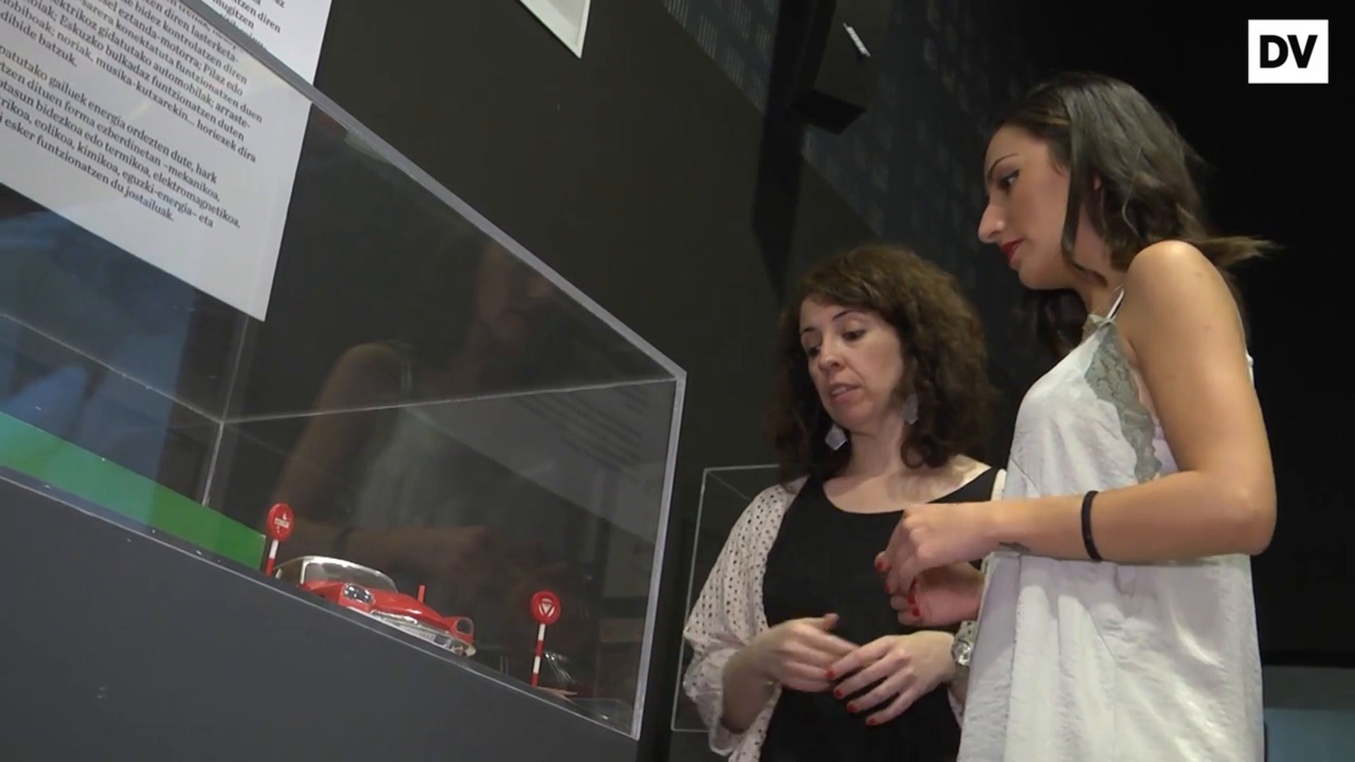 Gure aurrekoen haurtzarora bidaiatzeko jostailuak